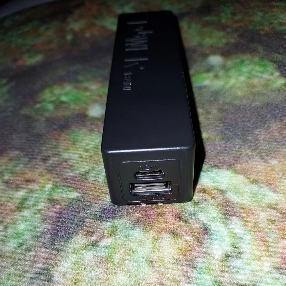 ULTRA COMPACT 3000 mAh powerbank